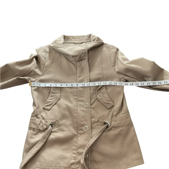 H&M Women's Beige Utility Jacket, size 6 - Picture 5 of 8
